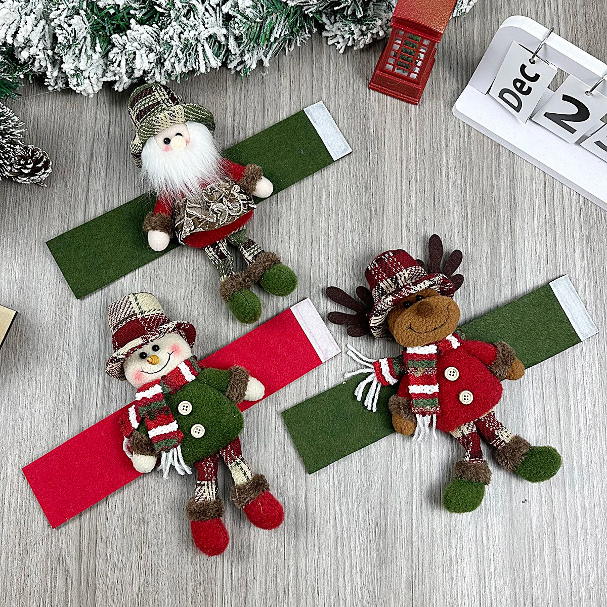 Ganchos Decorativos de Natal para Cortinas - Boneco de Neve, Rena e Pai Natal